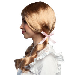 Blond parochňa s copmi, školáčka